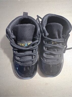 Jordan Baby Black High-Top Sneakers with Gloss Toe